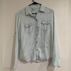 Calvin Klein light blue chambray button down LS pearl like buttons Womens Size M